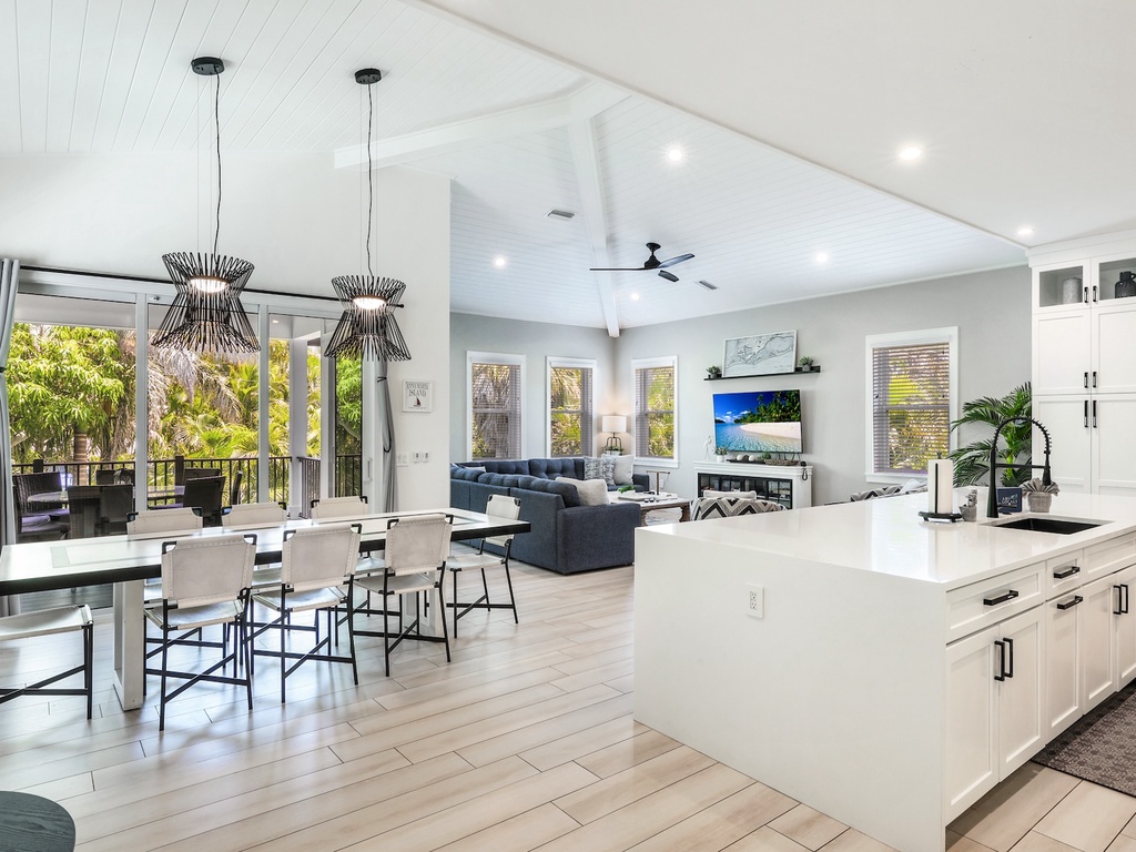 Open Concept - Dining