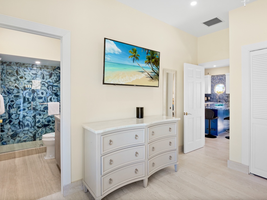 Second Bedroom - Twin/Full Bunk