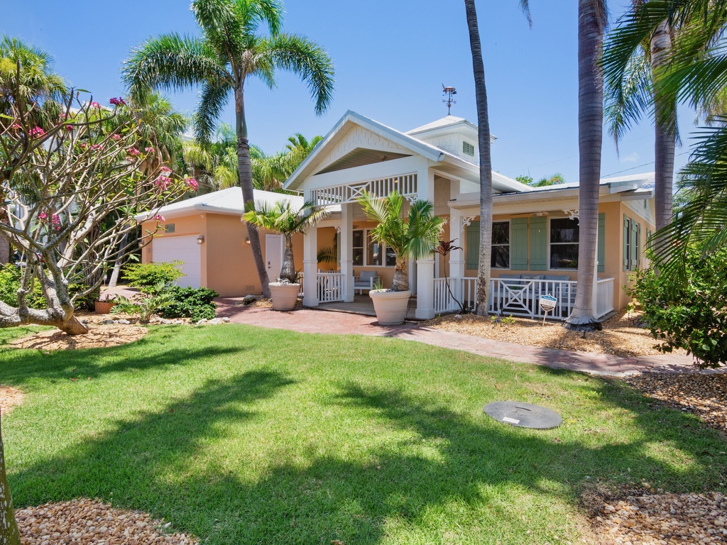 Honu Hale by Anna Maria Island Accommodations