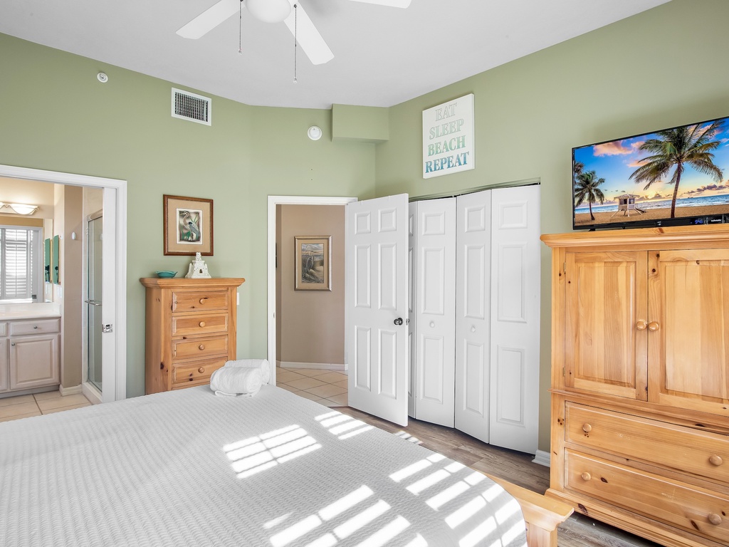 Primary Bedroom, King