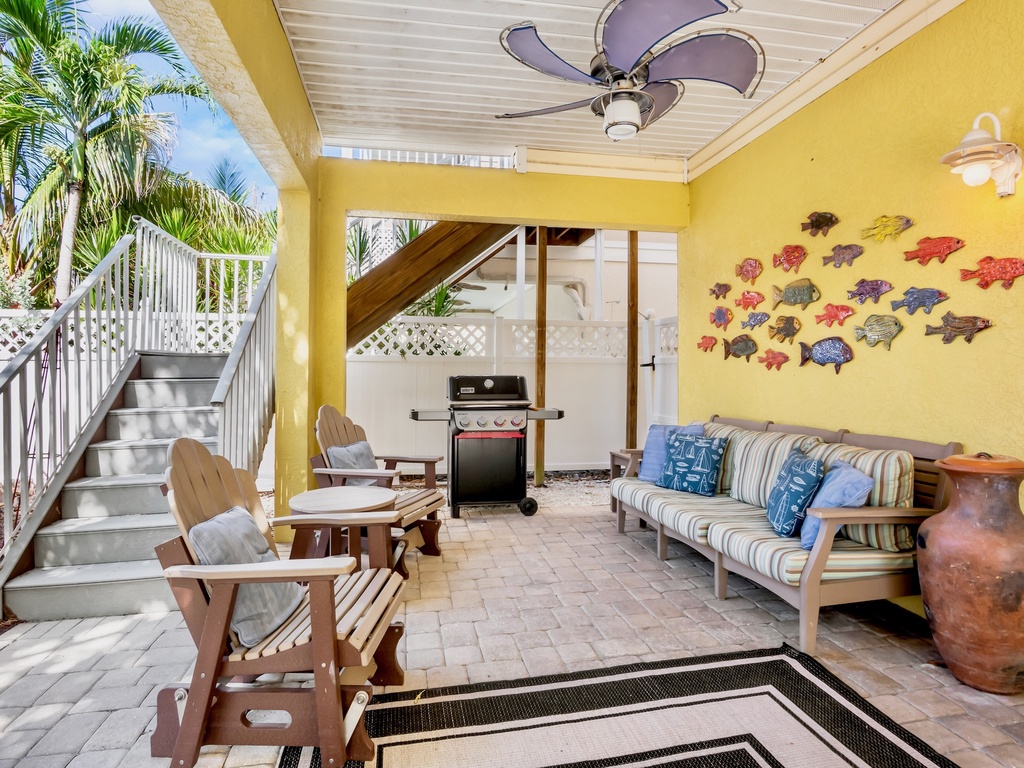 Outdoor Lounge Area, Outdoor Grill