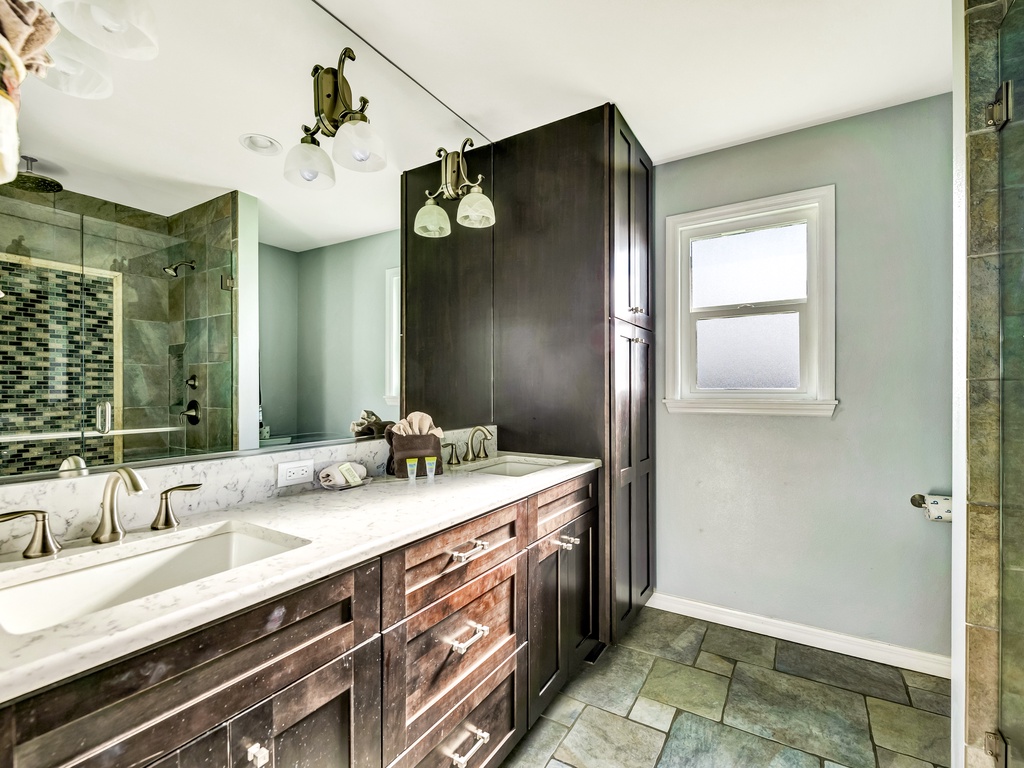 Primary En-Suite