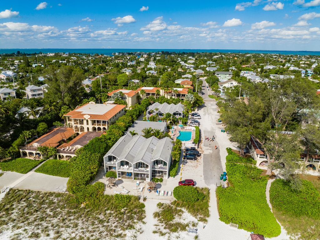 Exterior of Coconuts Poolside #104