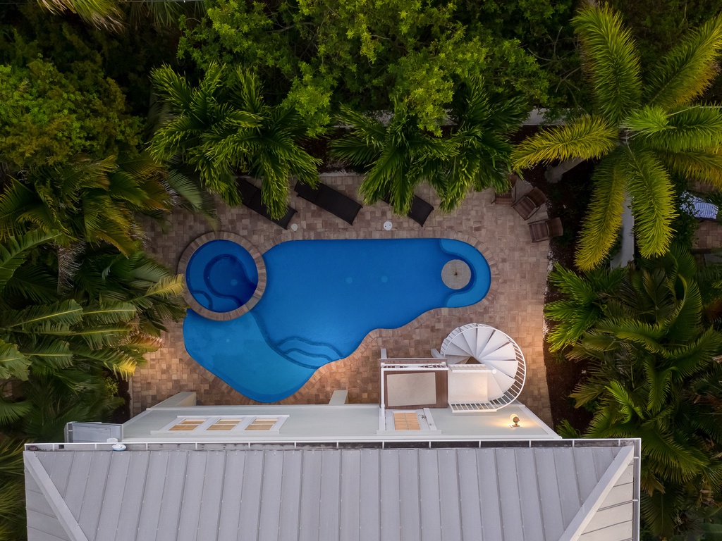 Private heated pool with swim-up table and spa