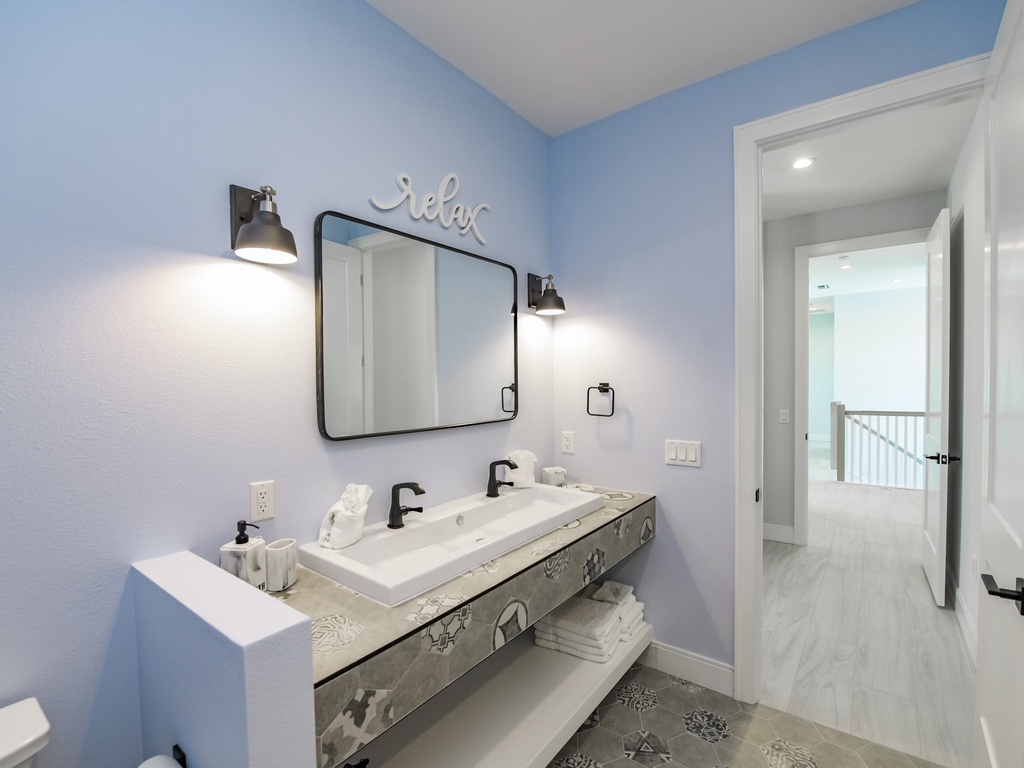 Sixth Bathroom, Ensuite