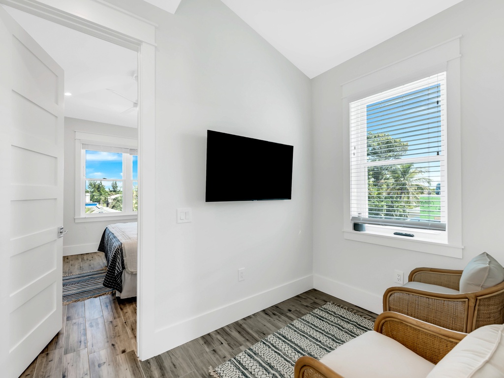 Additional Lounge Area