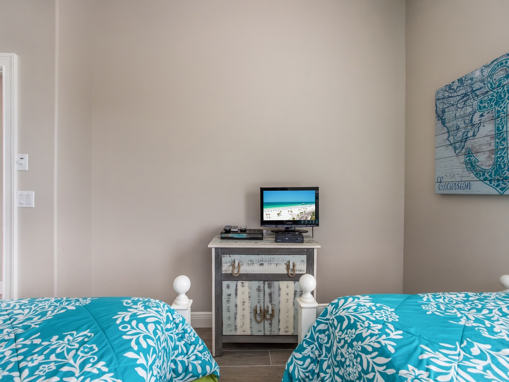 Twin/Twin Room Entertainment