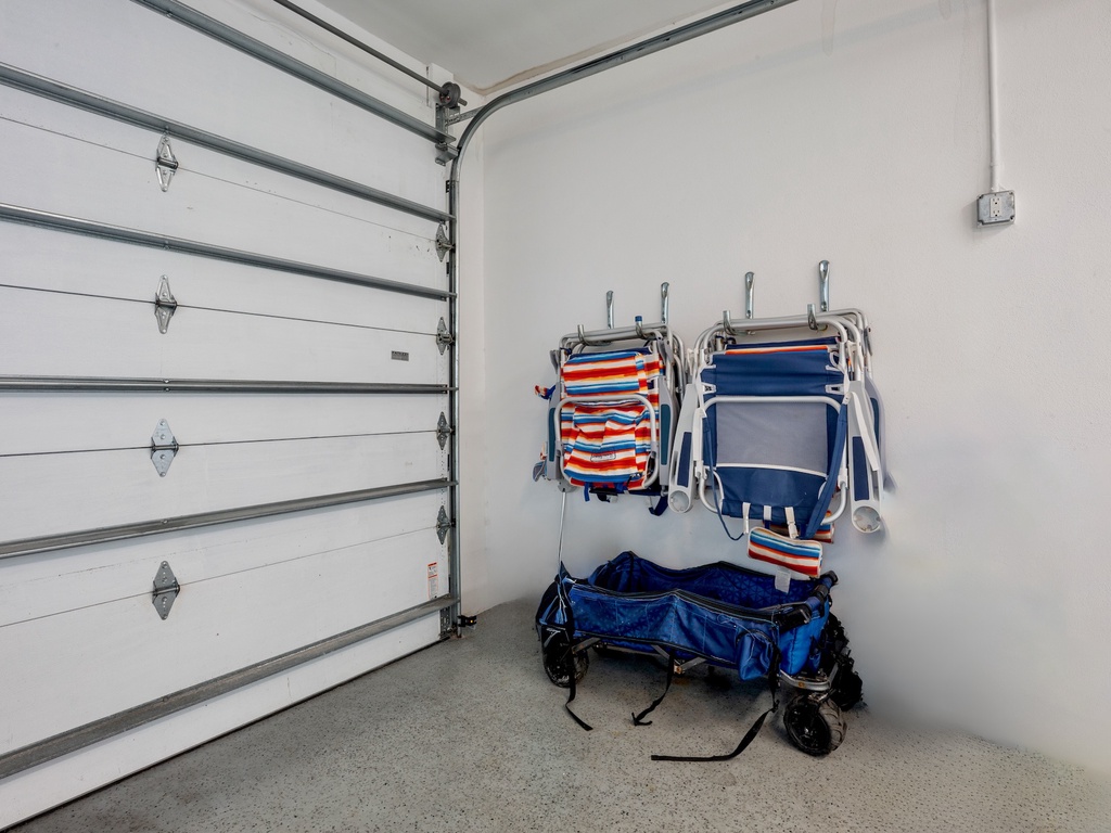 Beach amenities / chairs and wagon