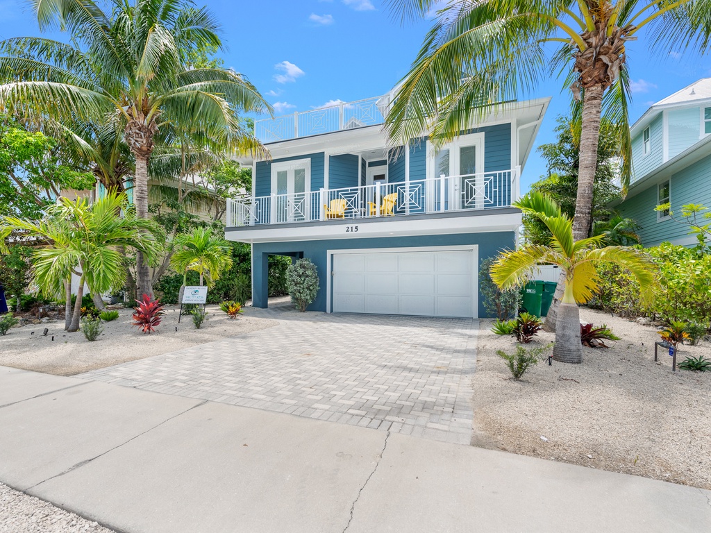 House with private pool