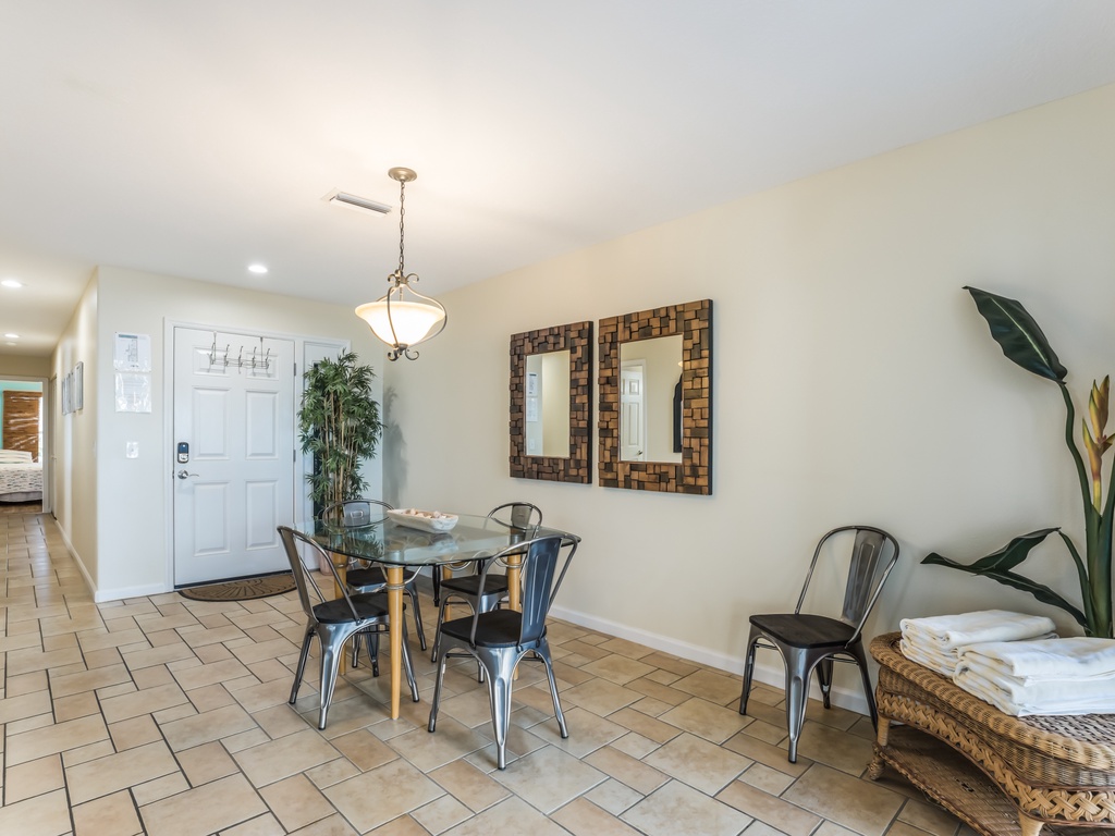 Front Entrance and Dining Area