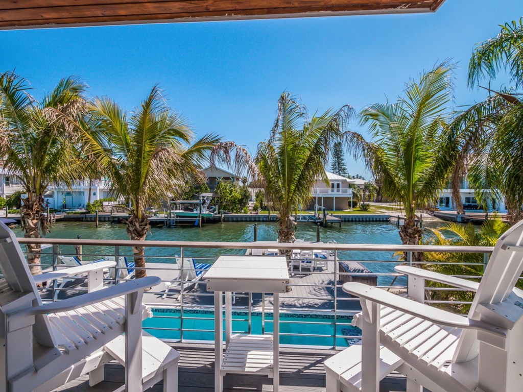 Balcony, Pool/Canal View