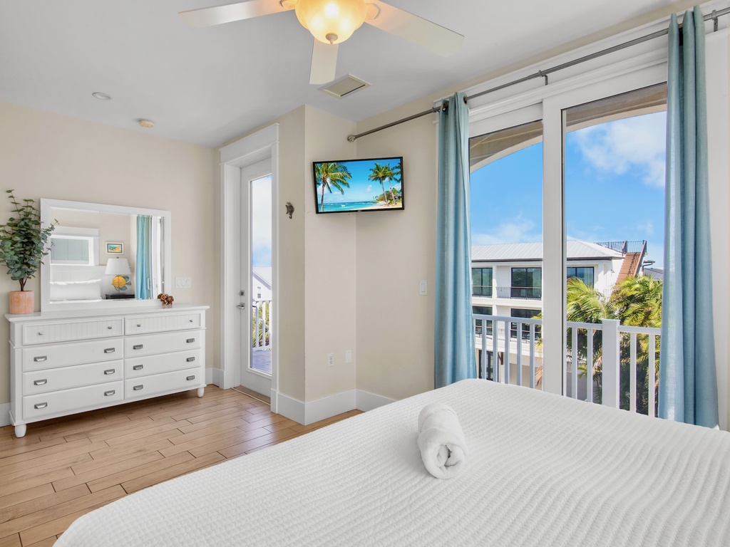 Primary Bedroom, King bed