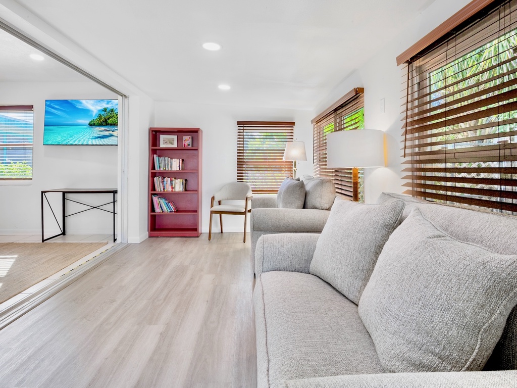 Florida Room - Two Twin Sleeper Sofas