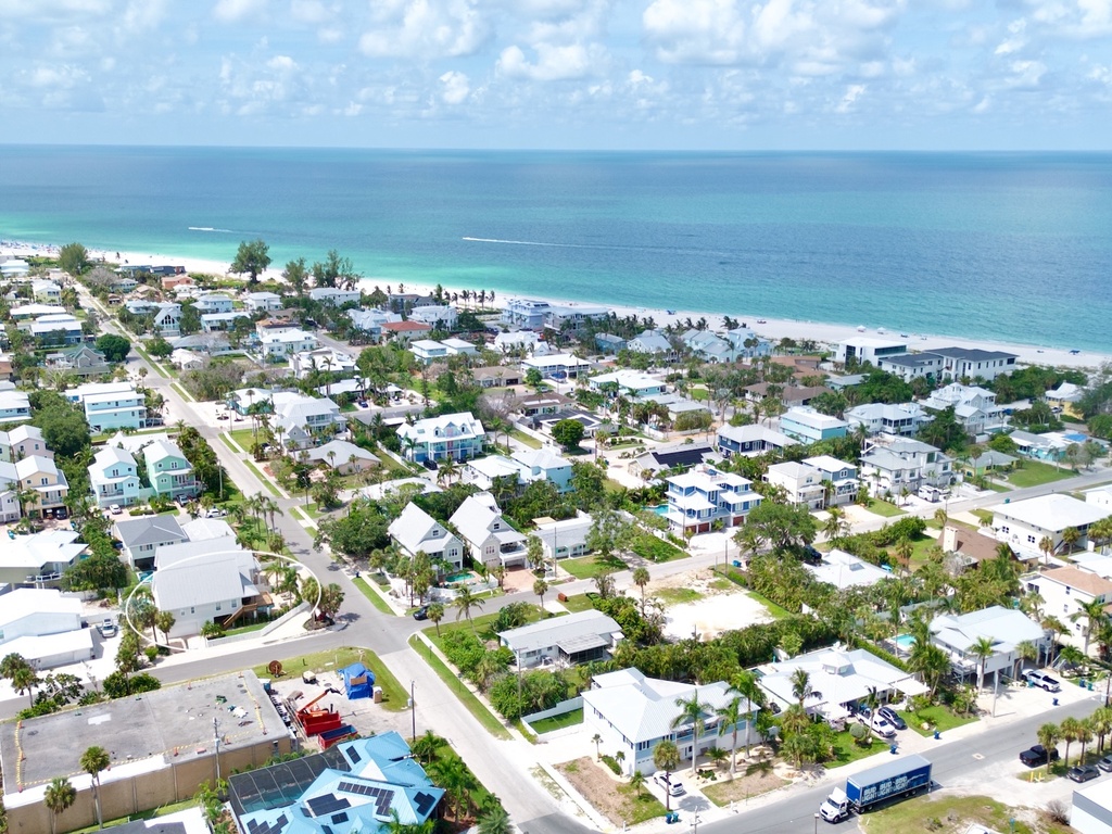 Seabreeze Cottage by Anna Maria Vacations