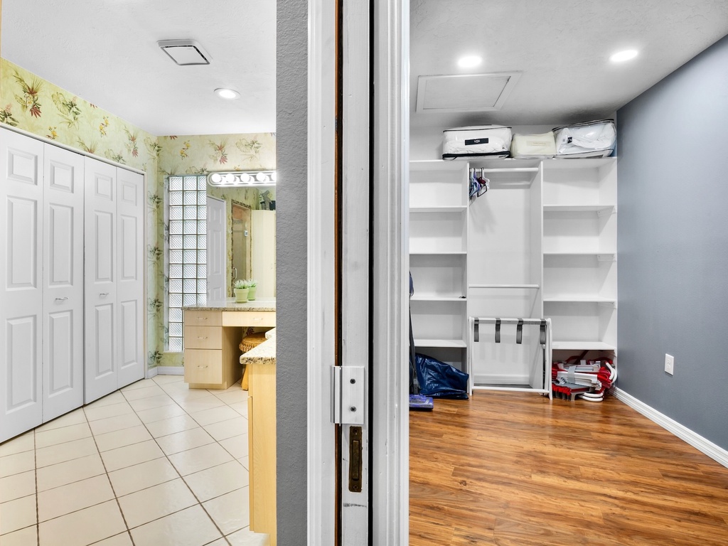 Primary Bedroom, Closet