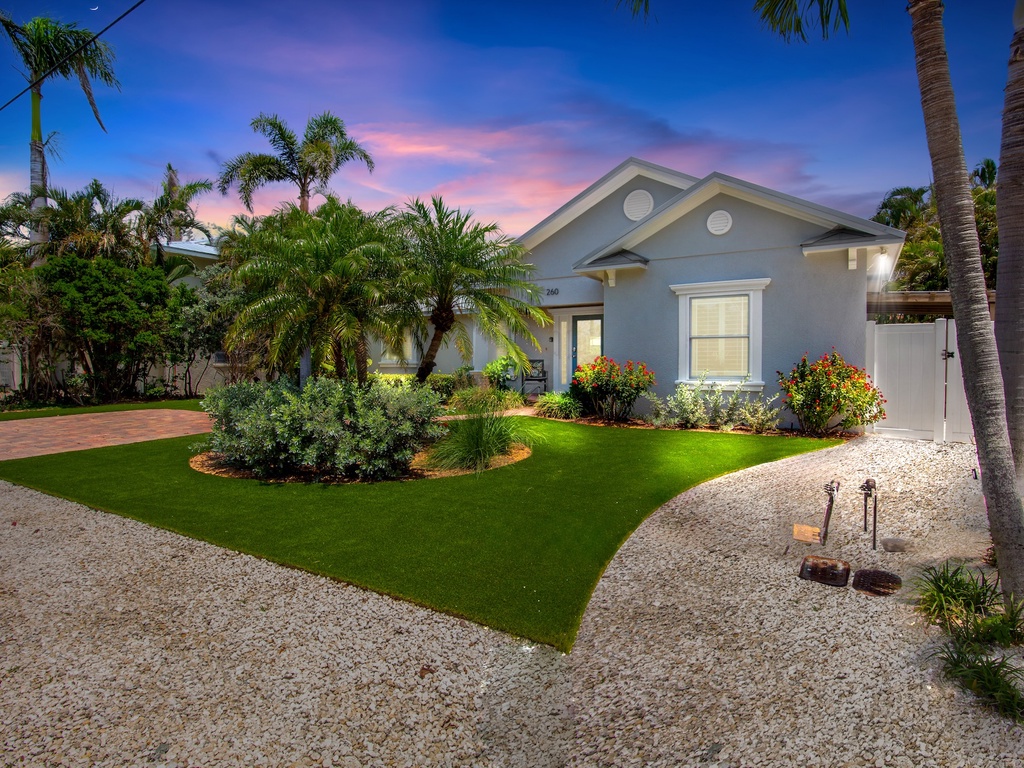 North End Chic by Anna Maria Island Accommodations