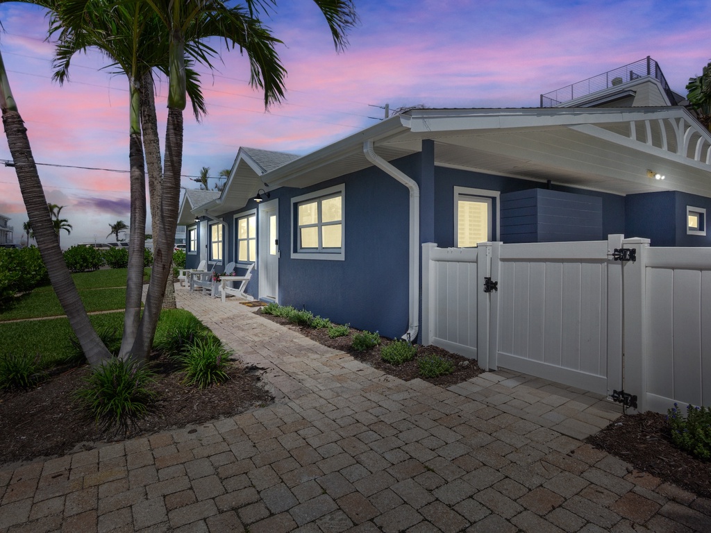 Tiki Sunrise by Anna Maria Vacations