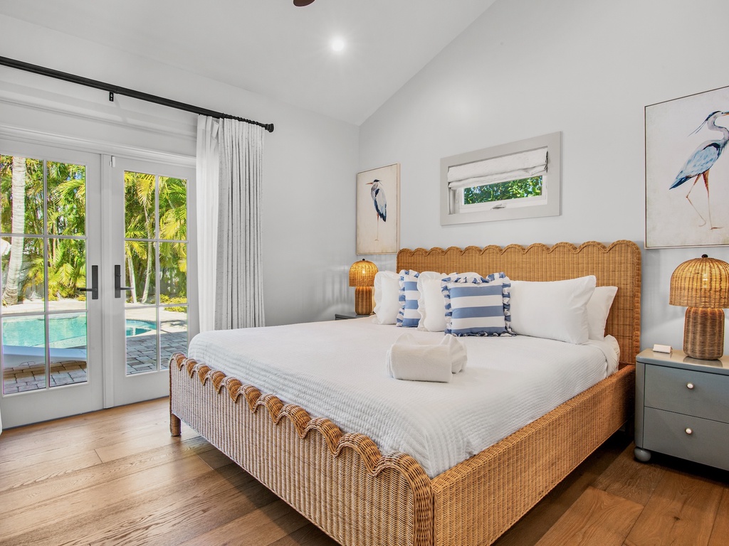 Second Bedroom with pool access, King bed