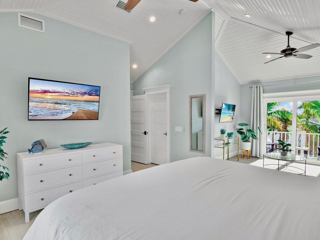 Primary Bedroom, King