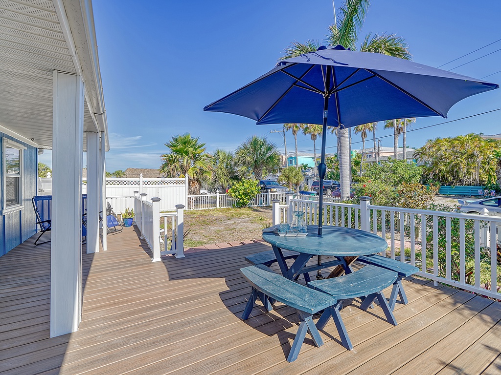 Outdoor Lounge- AMI Accommodations