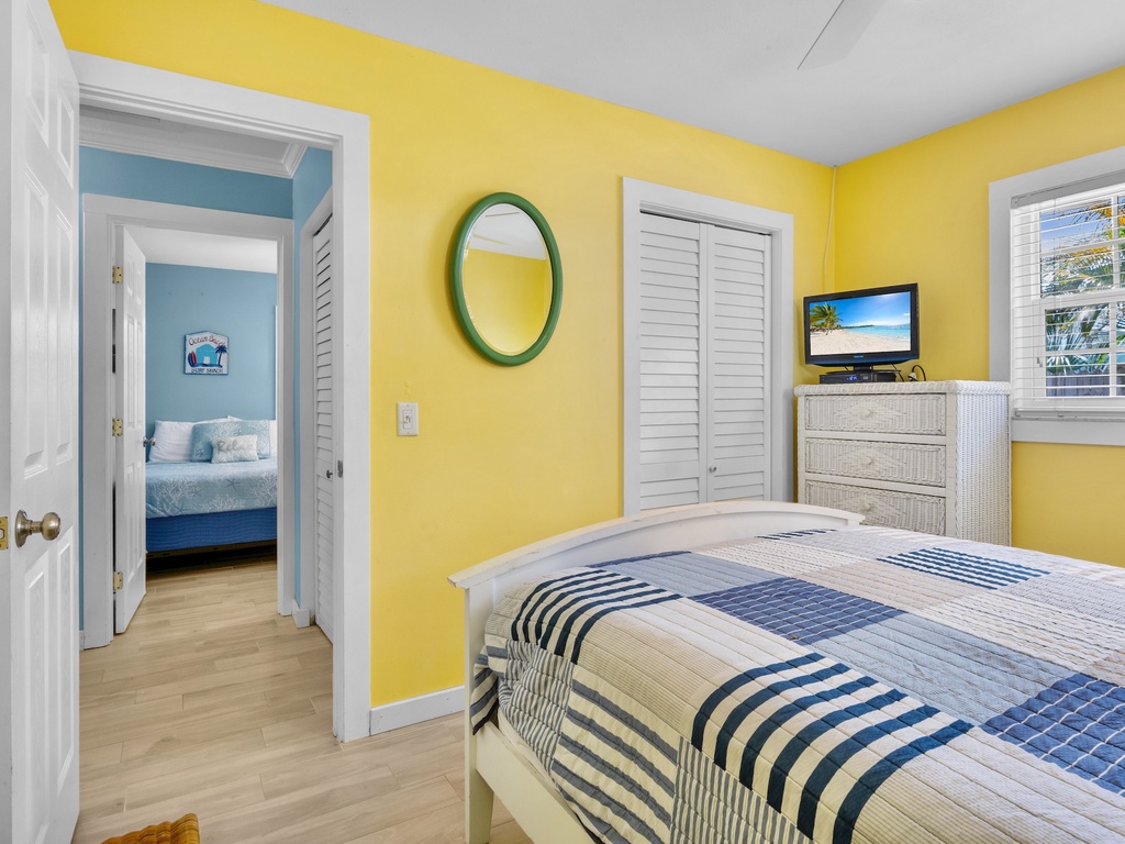 Primary Bedroom, Queen