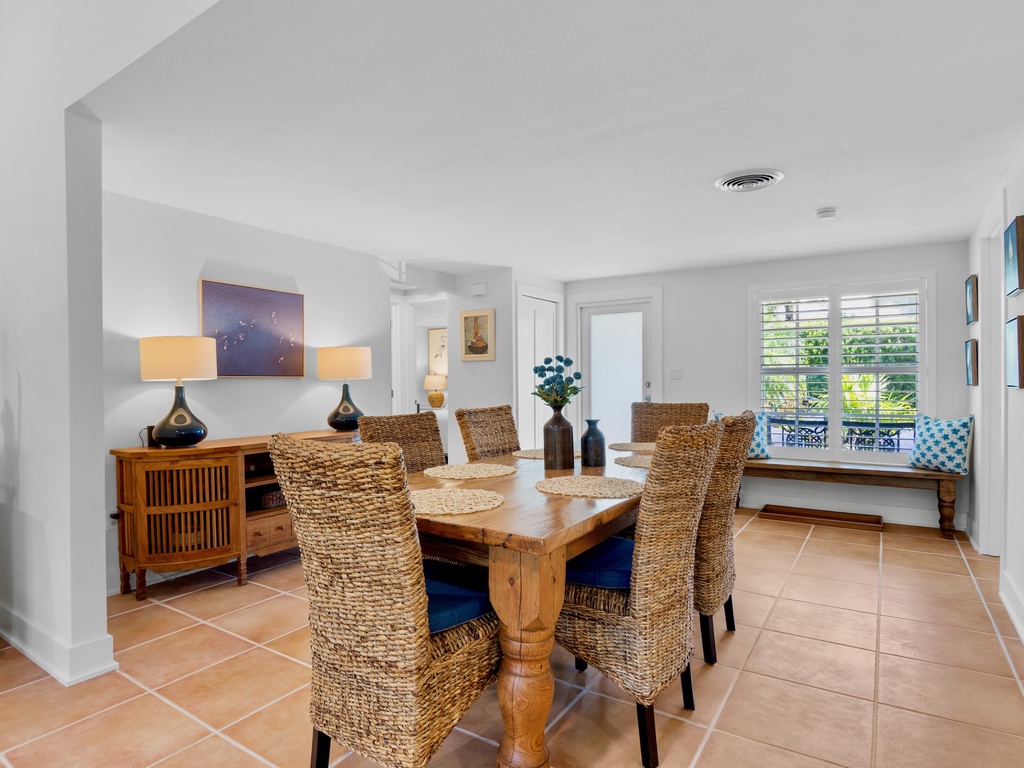 Comfortable dining space for six