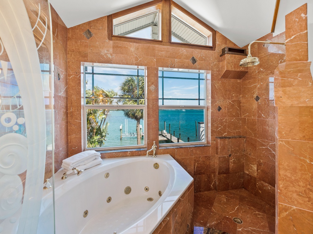 Primary Bathroom, Ensuite