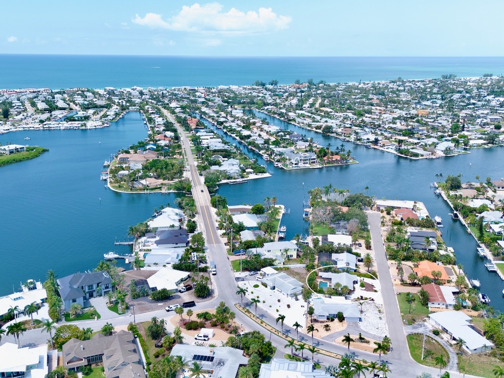 8 Miles from Private Nine-Hole Golf Course