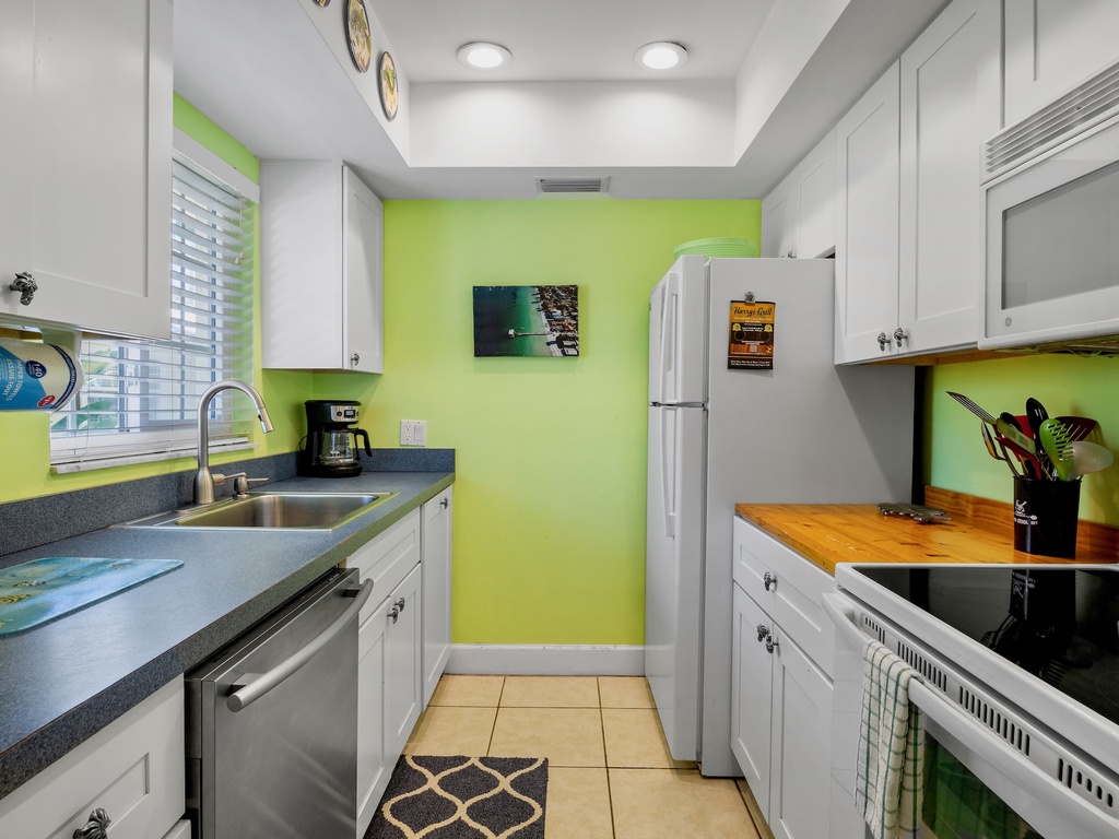 Fully equipped kitchen