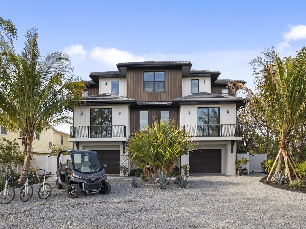 Periwinkle Place by AMI Locals