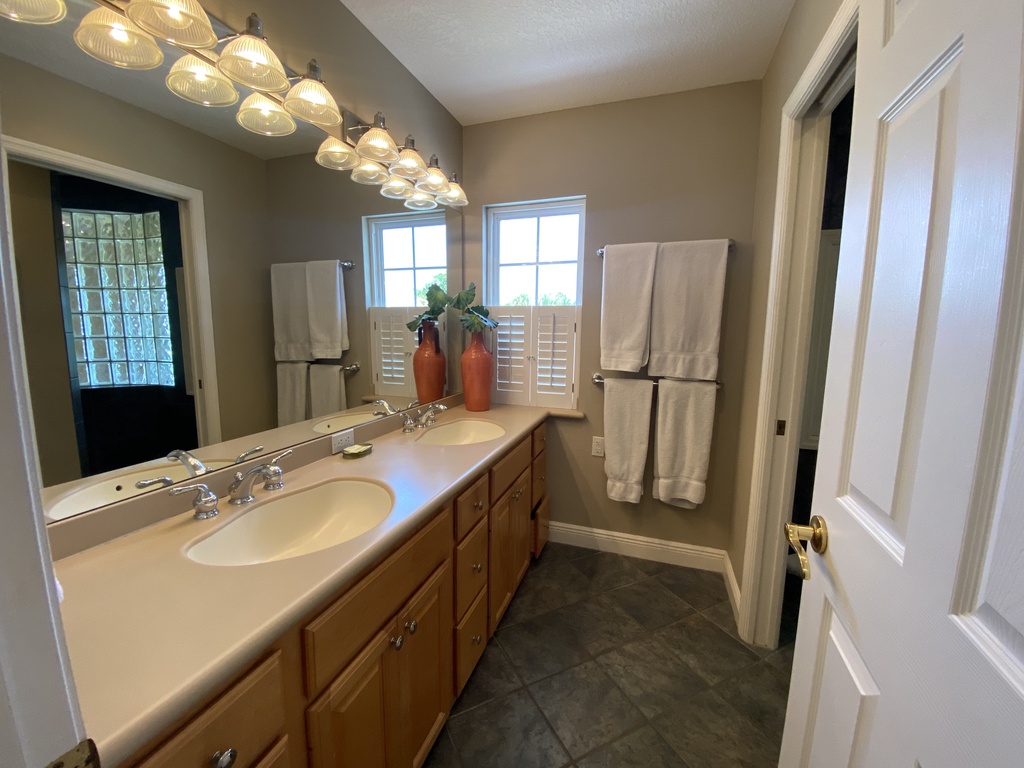 Primary Ensuite Bathroom - Dual Sink