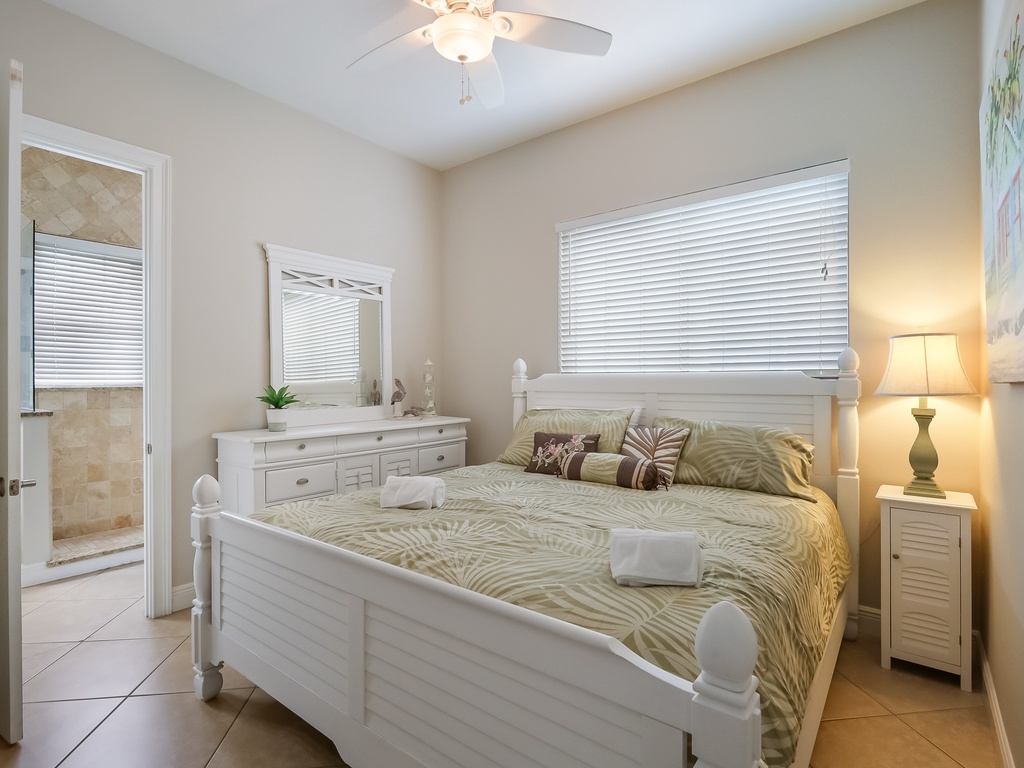 Second Bedroom - King