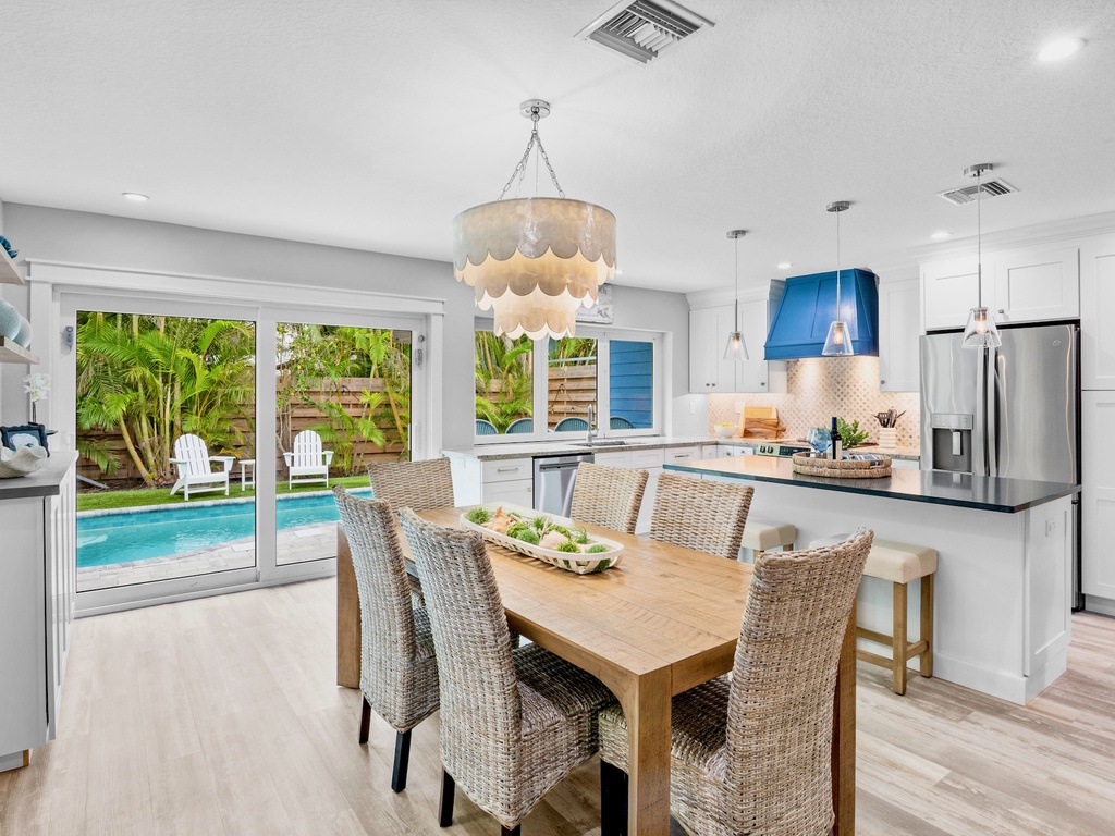 Elegant Indoor Dining Space