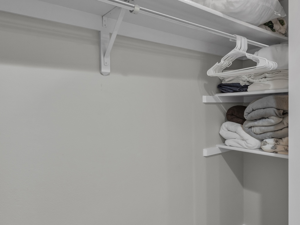 Fourth Bedroom, Walk-in closet