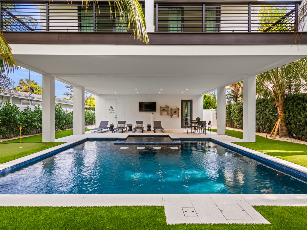 Private Pool and Spa