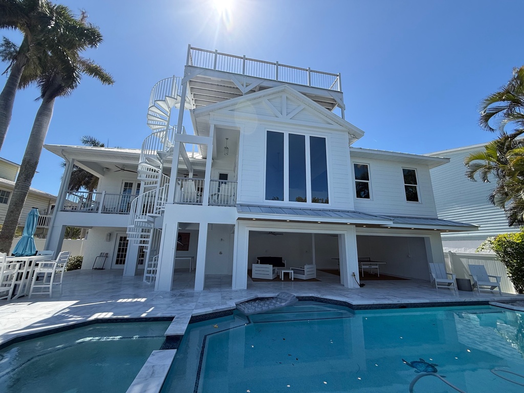 Silver King by Anna Maria Island Accommodations