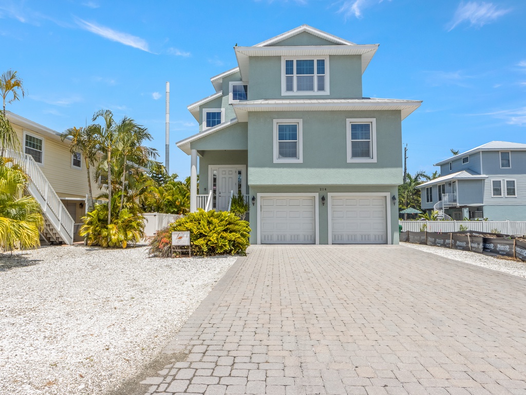 Pelican Villa Exterior