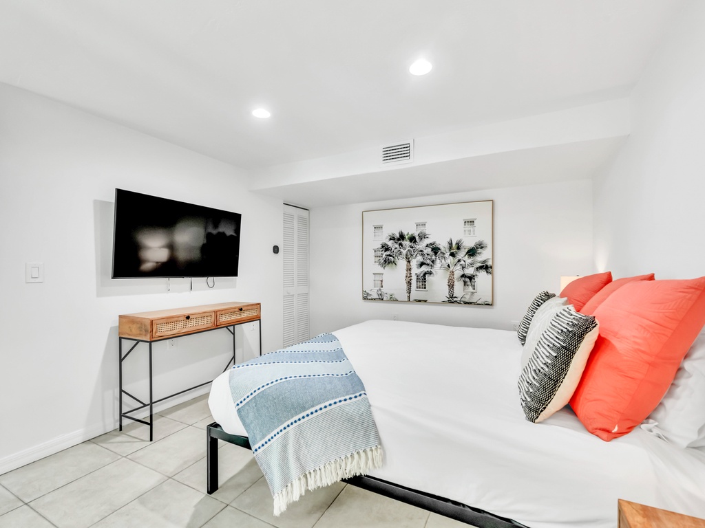 Fifth Bedroom - King