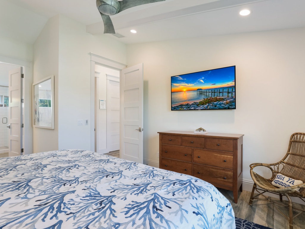 Additional Bedroom - King