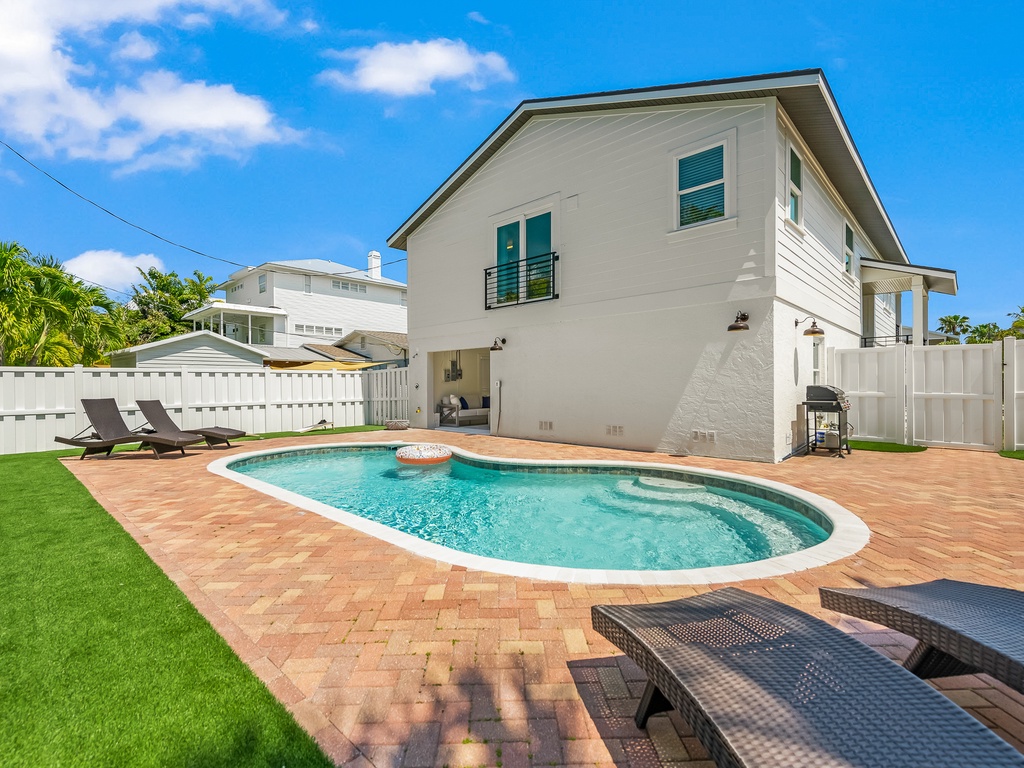 Private Pool and Backyard