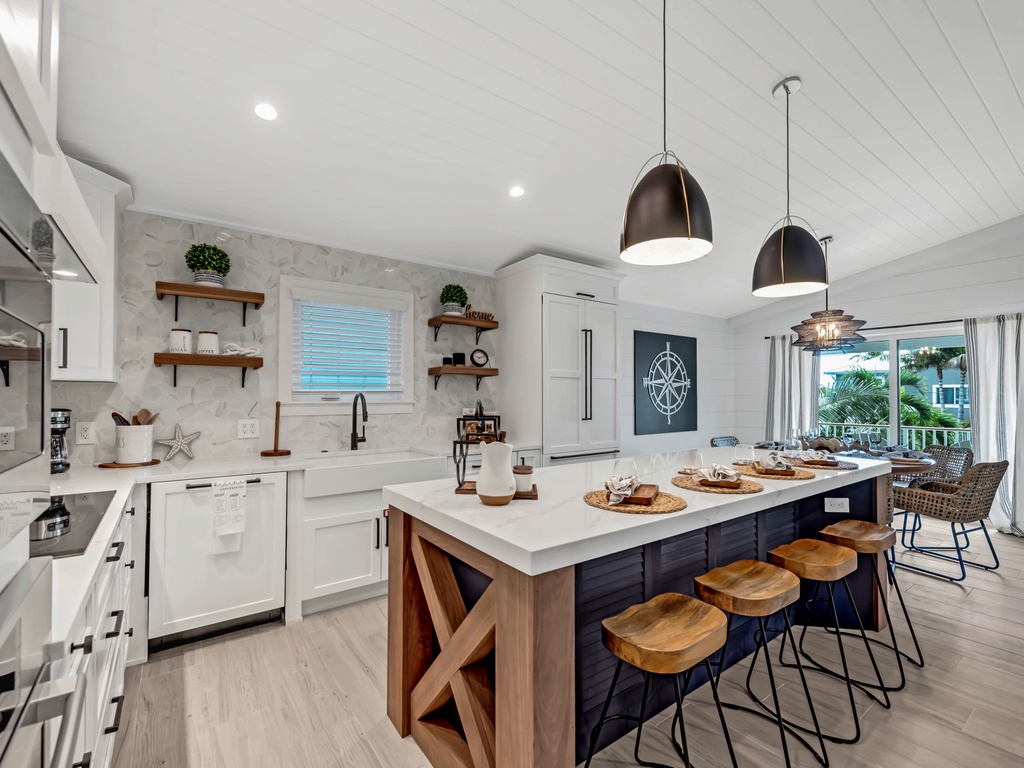 Fully Equipped Kitchen - Breakfast Bar