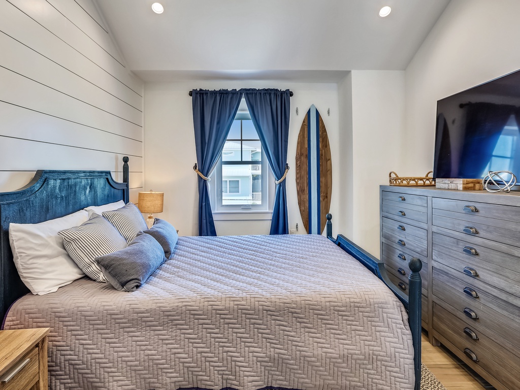 Second Bedroom - Queen