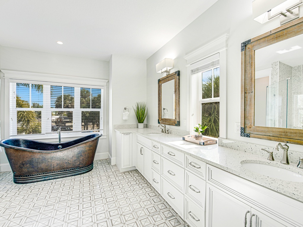 Serenity Beach - AMI Locals