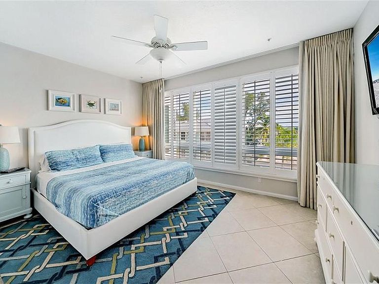 Primary Bedroom - King