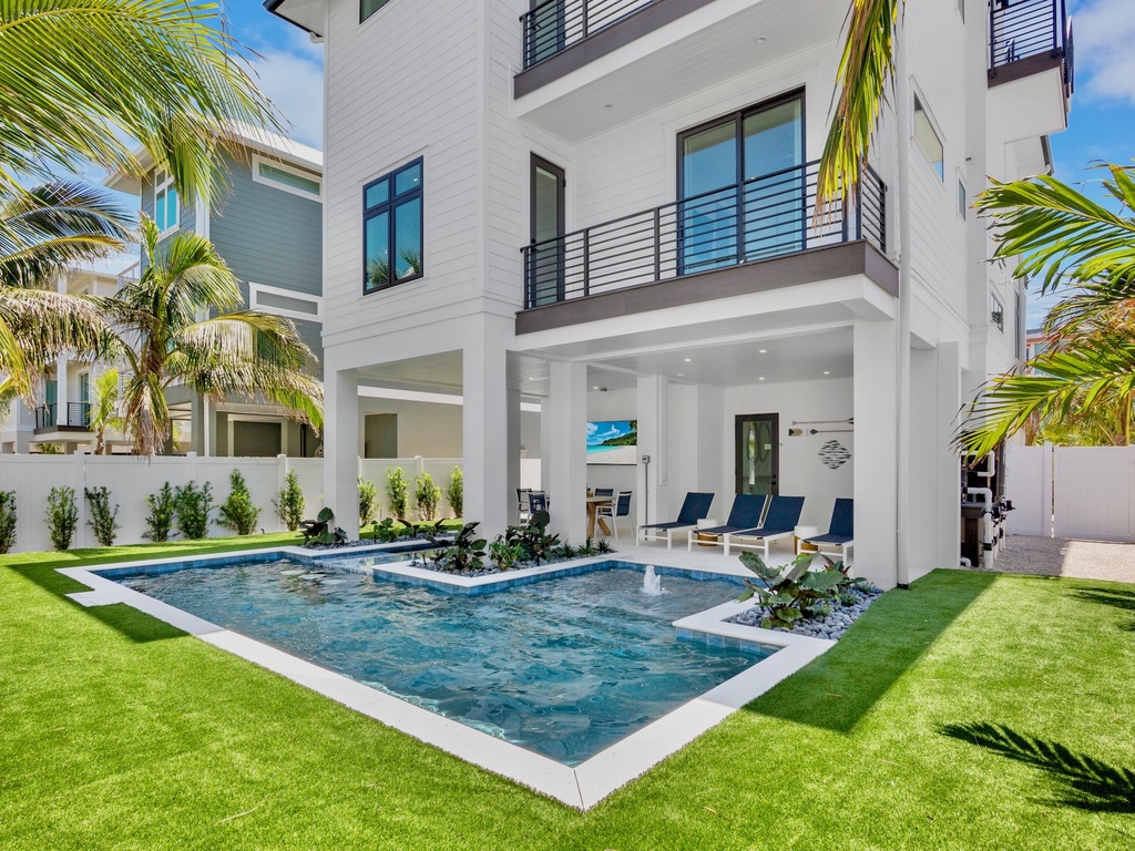 Private Pool and Spa