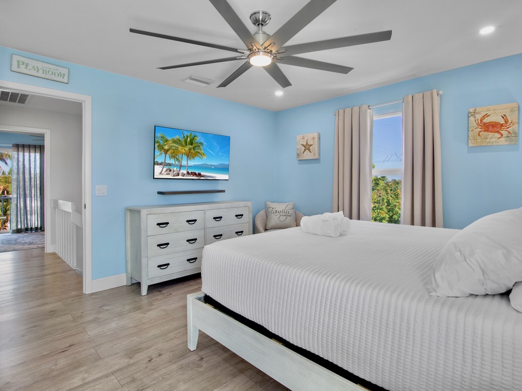 Primary Bedroom, King bed