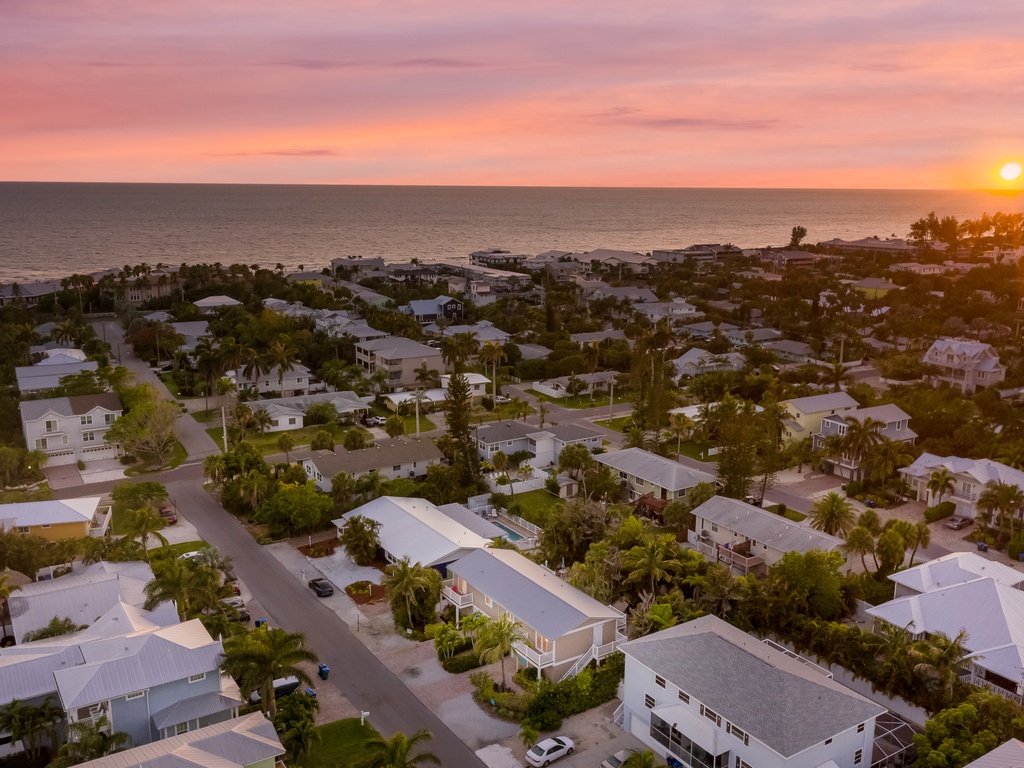 Pineapple Palms - By Anna Maria Island Accommodations