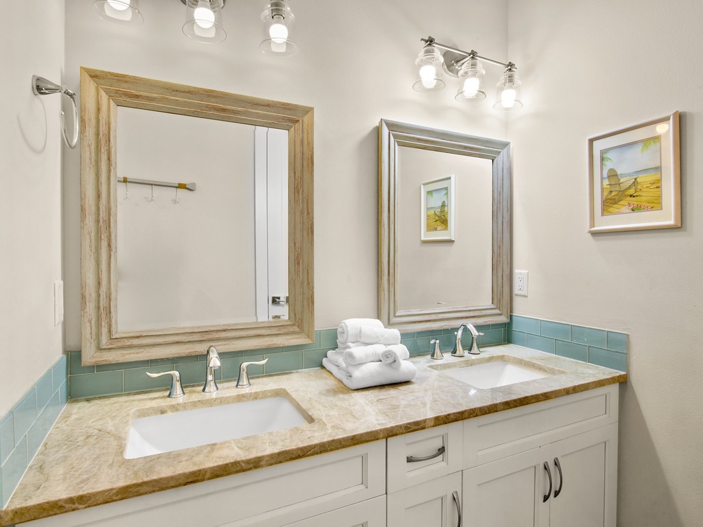 Hall Ensuite Bathroom
