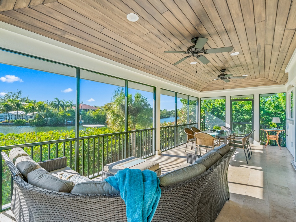 Elegant Indoor Dining Setup
