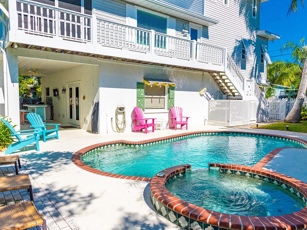 Private Pool (Heated Seasonally)